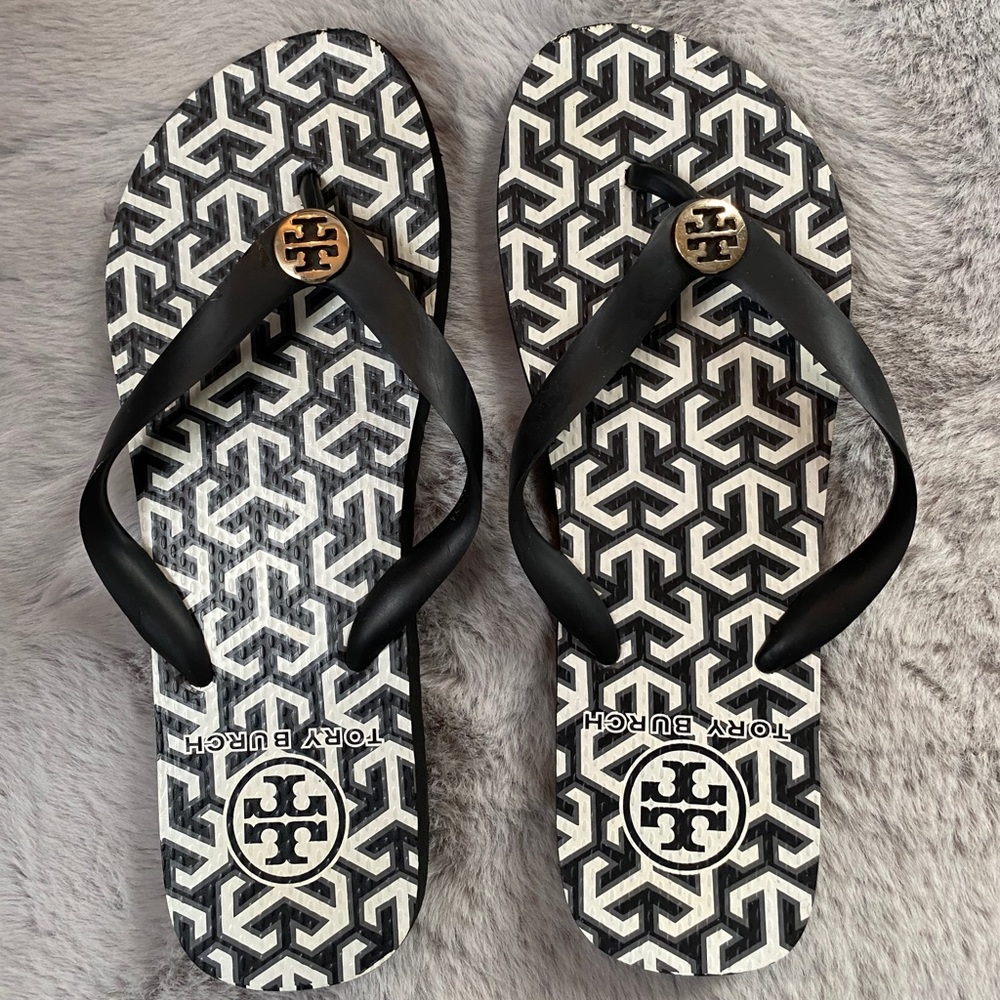 New condition Tory Burch flip flops